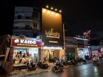 🌸🎉 Chào mừng Ngày Phụ Nữ Quốc Tế! 🎉🌸